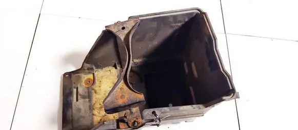 Battery box tray