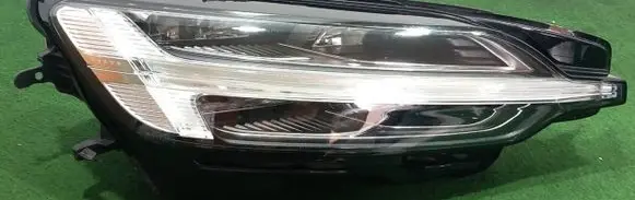 Volvo V60 Headlight/headlamp 32338997 00008232 354D51206
