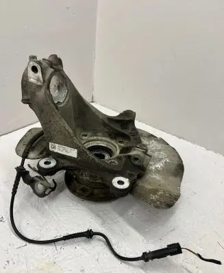BMW 2 F46 Front wheel hub spindle knuckle 687664601 016081