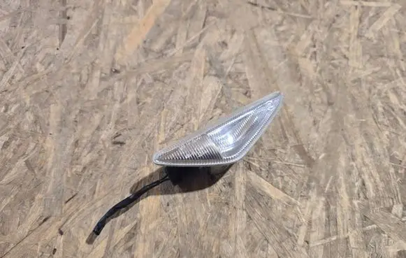 BMW 5 F10 F11 Front fender indicator light 7171007 0218100