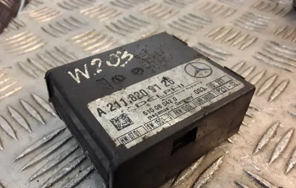 Mercedes-Benz E W211 Alarm control unit/module 2118209126 A2118209126