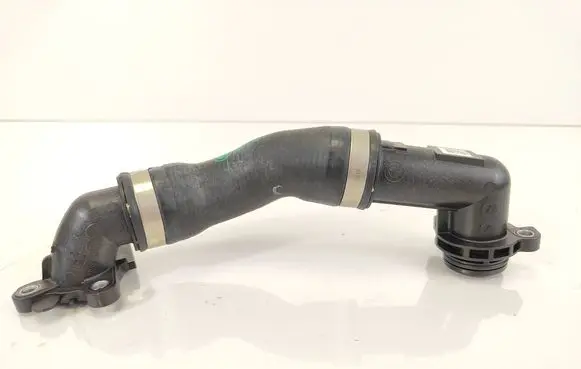 Engine coolant pipe/hose