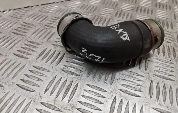 Volkswagen PASSAT B6 Intercooler hose/pipe 038131111B