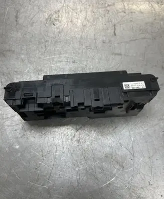 BMW 5 F10 F11 Fuse module 9234421