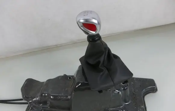 Peugeot 208 Gear shifter/selector 9683673480