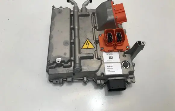 Volvo V60 Voltage converter inverter 32223646 KONWERTER
