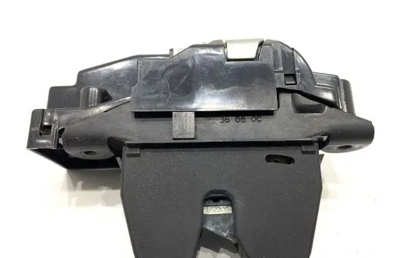 Citroen C5 Tailgate exterior lock 9660403780