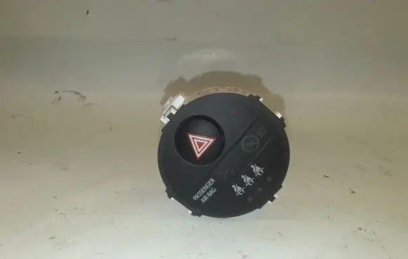 Toyota Yaris Hazard light switch 8395000100 NOTCODE