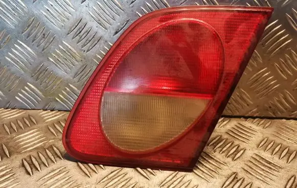 Mercedes-Benz E W210 Tailgate rear/tail lights 2108201064