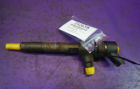 Alfa Romeo 147 Fuel injector 0445110119