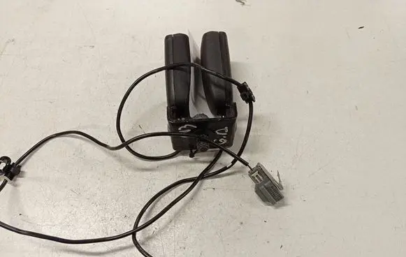 Volvo V50 Rear seatbelt buckle 8664754