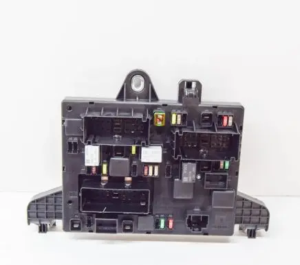 Opel Zafira C Fuse module 20957185 1110097AC