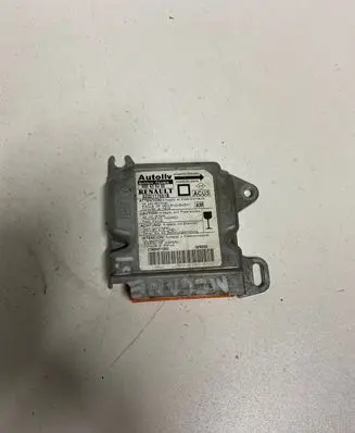 Renault Megane I Airbag control unit/module 8200117651B 600639400 S168H211263