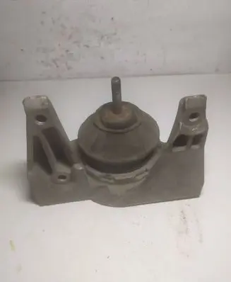 Audi A6 S6 C4 4A Engine mount bracket 4A0199352 00031007