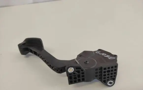 Subaru Impreza V Accelerator throttle pedal 36010FL020 1988001170 03U13B00090