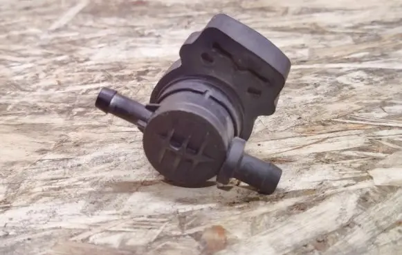 Mercedes-Benz S W140 Vacuum valve A0004769732