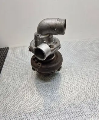 Toyota RAV 4 (XA40) Turbo 172010R022