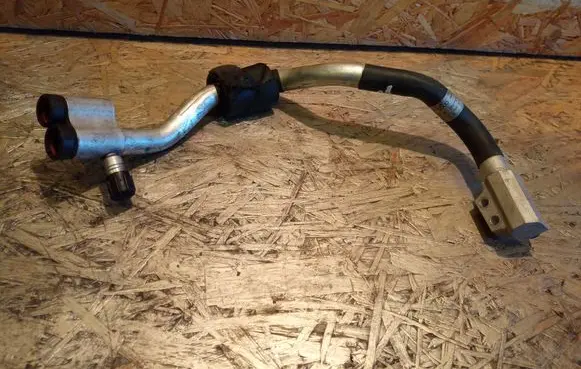 Audi A4 S4 B8 8K Air conditioning (A/C) pipe/hose 8K1260712B