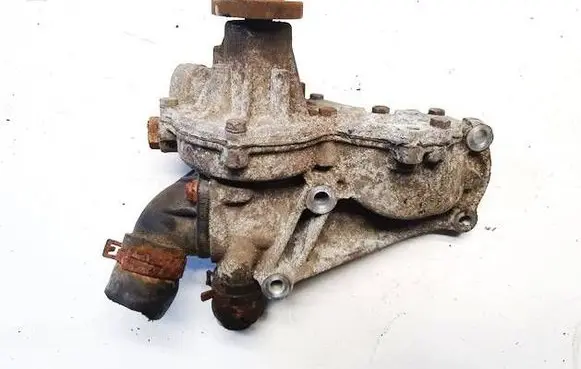 Volkswagen PASSAT B5 Water pump hhk030121121b