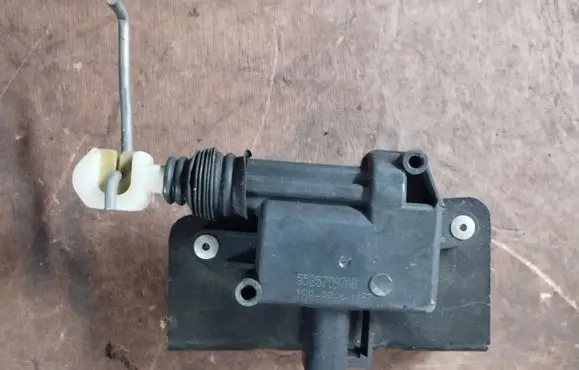 Dodge Durango I Tailgate/trunk/boot lock/catch/latch 55257097AB