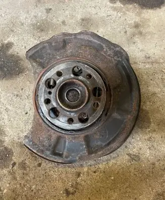 Mercedes-Benz E W211 Rear wheel hub