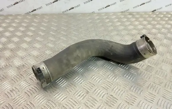 BMW 5 F10 F11 Intercooler hose/pipe 7810615