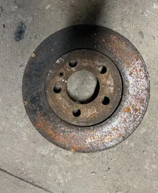 Volkswagen Polo IV 9N3 Front brake disc