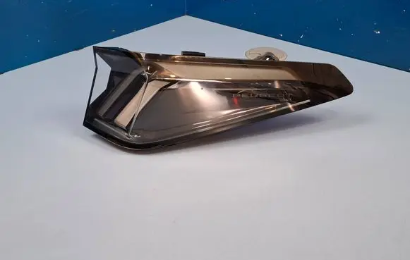Peugeot 3008 III Rear/tail lights 9842101980 82570201