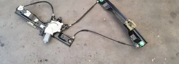 Ford Focus Front door window regulator with motor CM51A23201AF