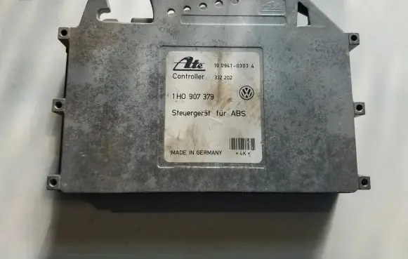 Volkswagen Golf III ABS control unit/module 1H0907379 332202 10094103034