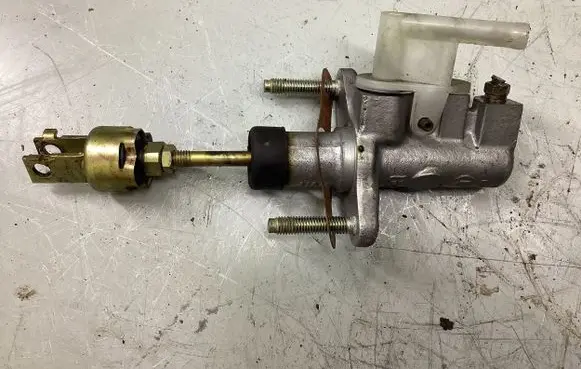 Clutch master cylinder