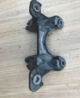 BMW 5 E60 E61 A/C compressor mount bracket 13992010