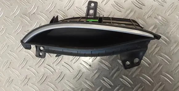 Glove box