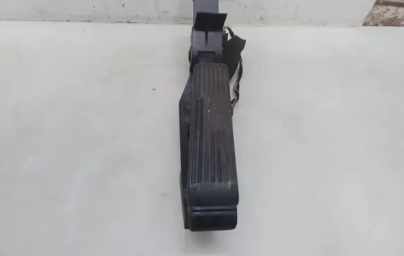 Mercedes-Benz C W203 Accelerator throttle pedal