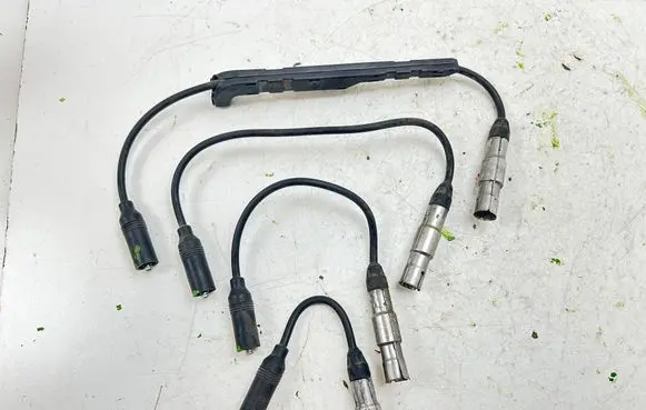 Audi A4 S4 B5 8D Ignition plug leads 037035255