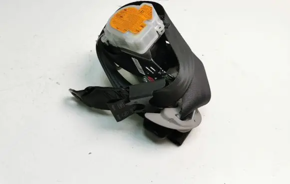 Hyundai i30 Front seatbelt 88810A6100