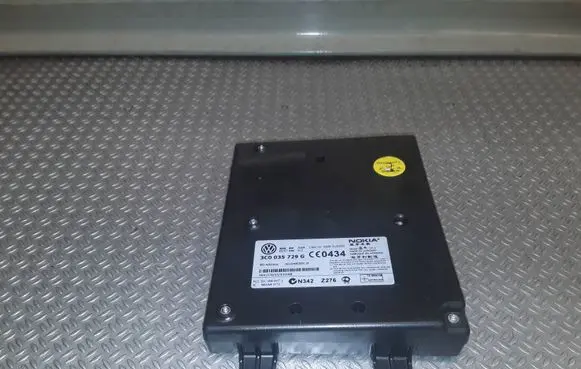 Volkswagen PASSAT B6 Bluetooth control unit module 3C0035729G