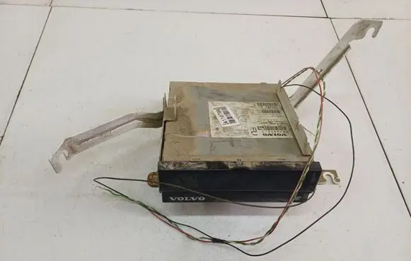 Volvo S60 Navigation unit CD/DVD player 86739421 8673942-1