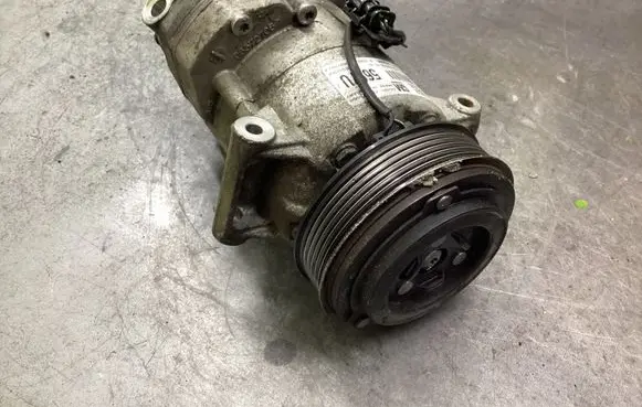 Opel Zafira C Air conditioning (A/C) compressor (pump) 39045697 5697U 011427A