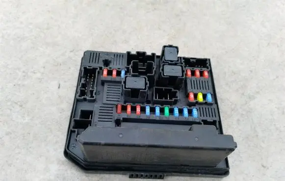 Nissan Qashqai Fuse box set 284B7JD02C