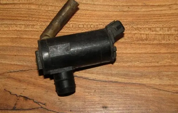 Ford Focus Windscreen/windshield washer pump