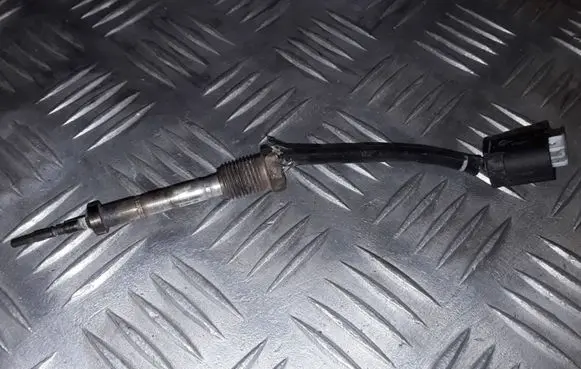 BMW 5 E60 E61 Exhaust gas temperature sensor 032656001221