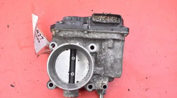 Toyota Corolla E120 E130 Throttle body valve 2203037010