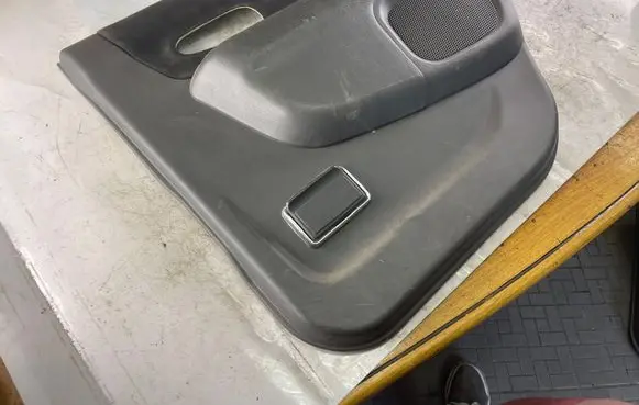Mitsubishi Pajero Sport I Rear door card panel trim