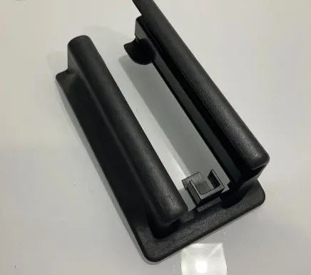 Mercedes-Benz E W211 Front driver seat rail trim 2119190820 70040004 A2119190820