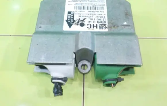Opel Corsa D Airbag control unit/module 13283818