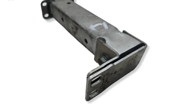 Audi Q7 4M Radiator mount bracket 4M0801940 1216 171601