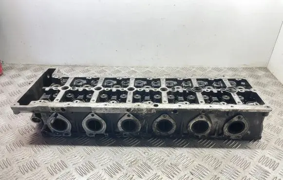 BMW 5 F10 F11 Engine head 7800003 7800001