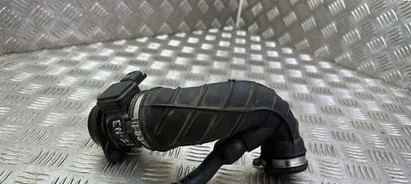 Air intake hose/pipe