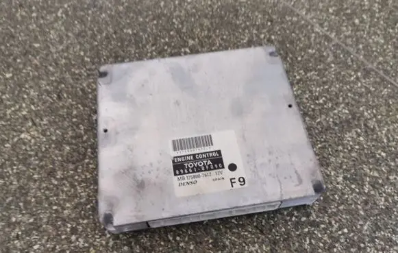 Toyota Corolla Verso E121 Engine control unit/module 896610F090